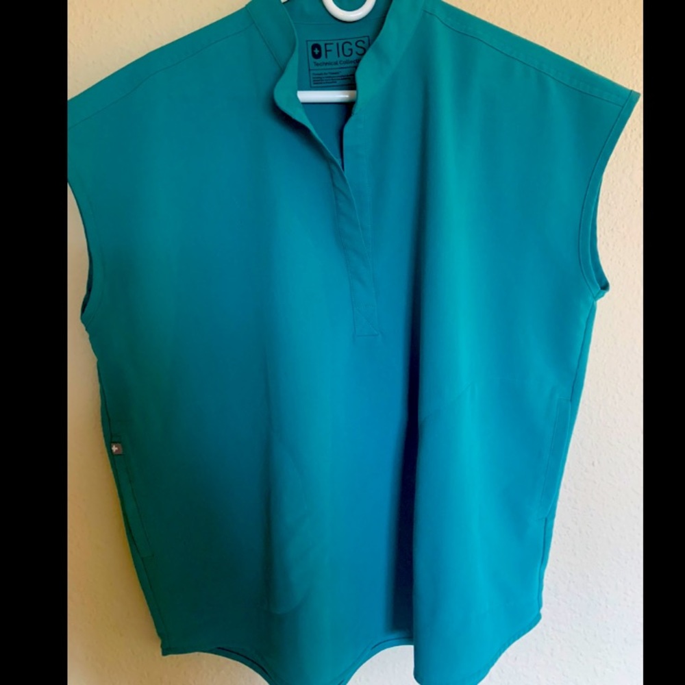 Women’s Ltd Edition Rafaela Scrub Top color:Marine